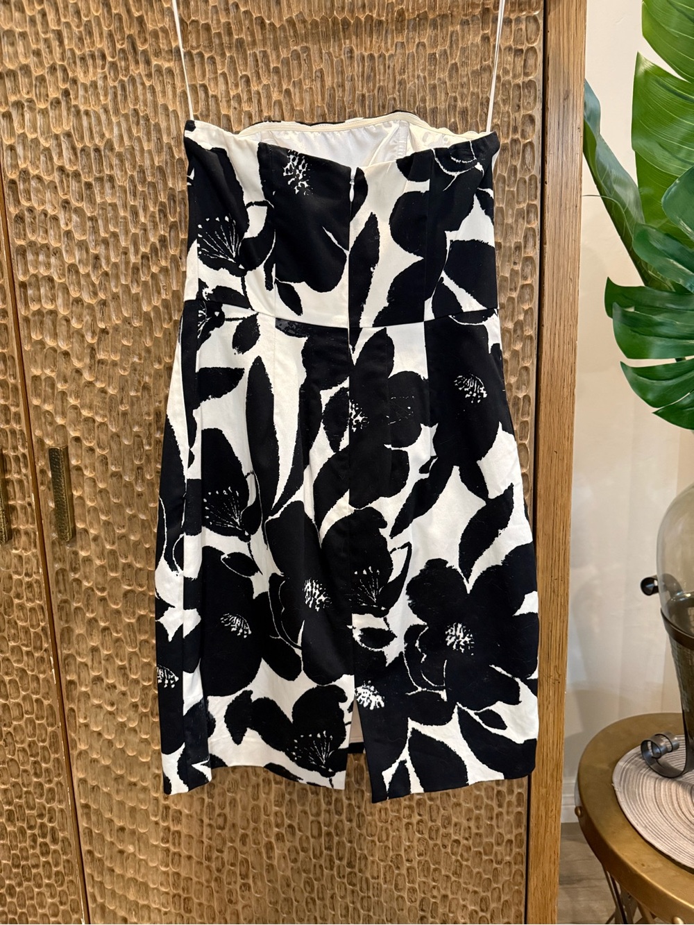Express Black and White Strapless Floral Sheath Dress, Satin lined - Picture 7 of 10